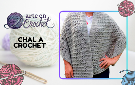 Mujer luciendo un chal a crochet rectangular de color gris