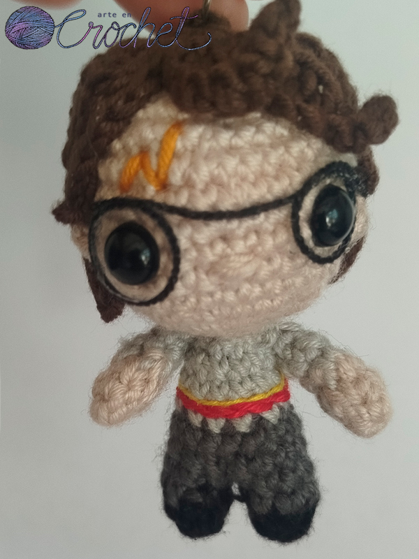 Harry Potter cuerpo con detalles cicatriz y gafas