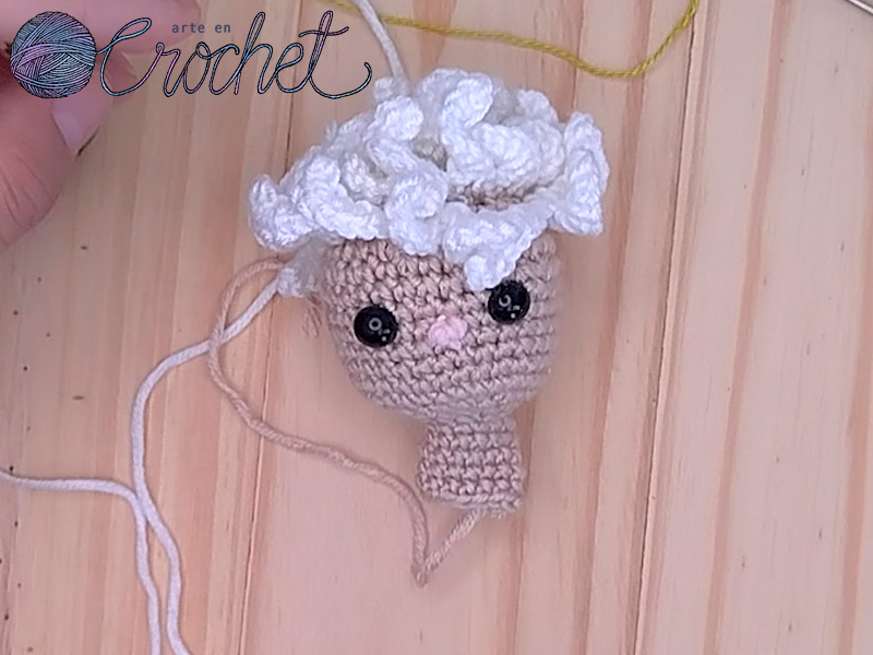 ovejita amigurumi cabeza con pelo y nariz bordada